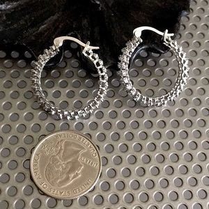 🖤Rhodium plated hoop earrings with Diamond chips